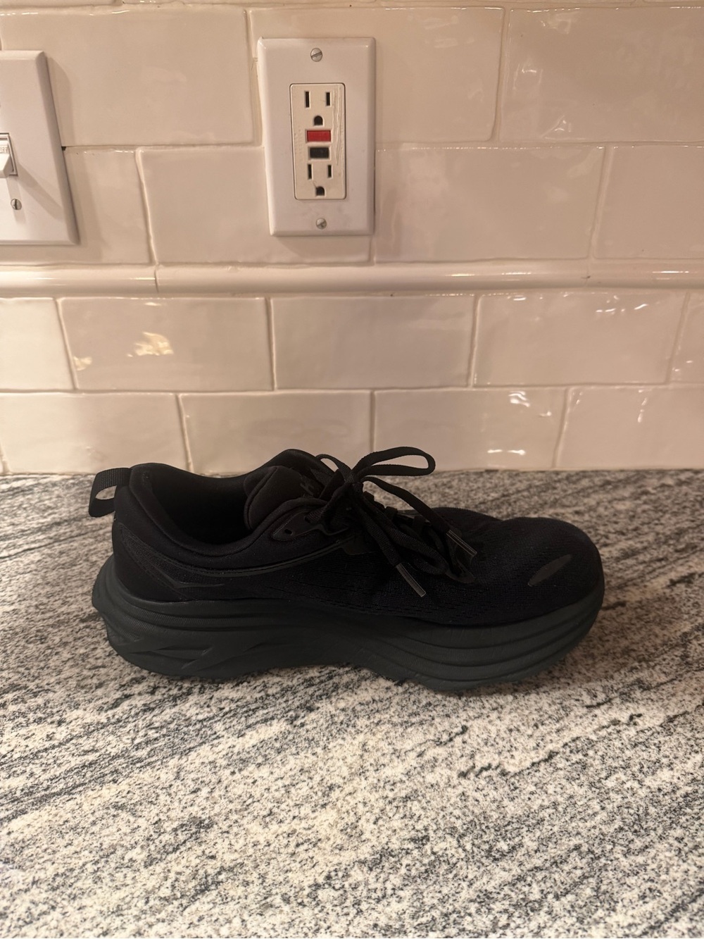 Women’s Hoka Bondi 8 Size 9 - Picture 6 of 10